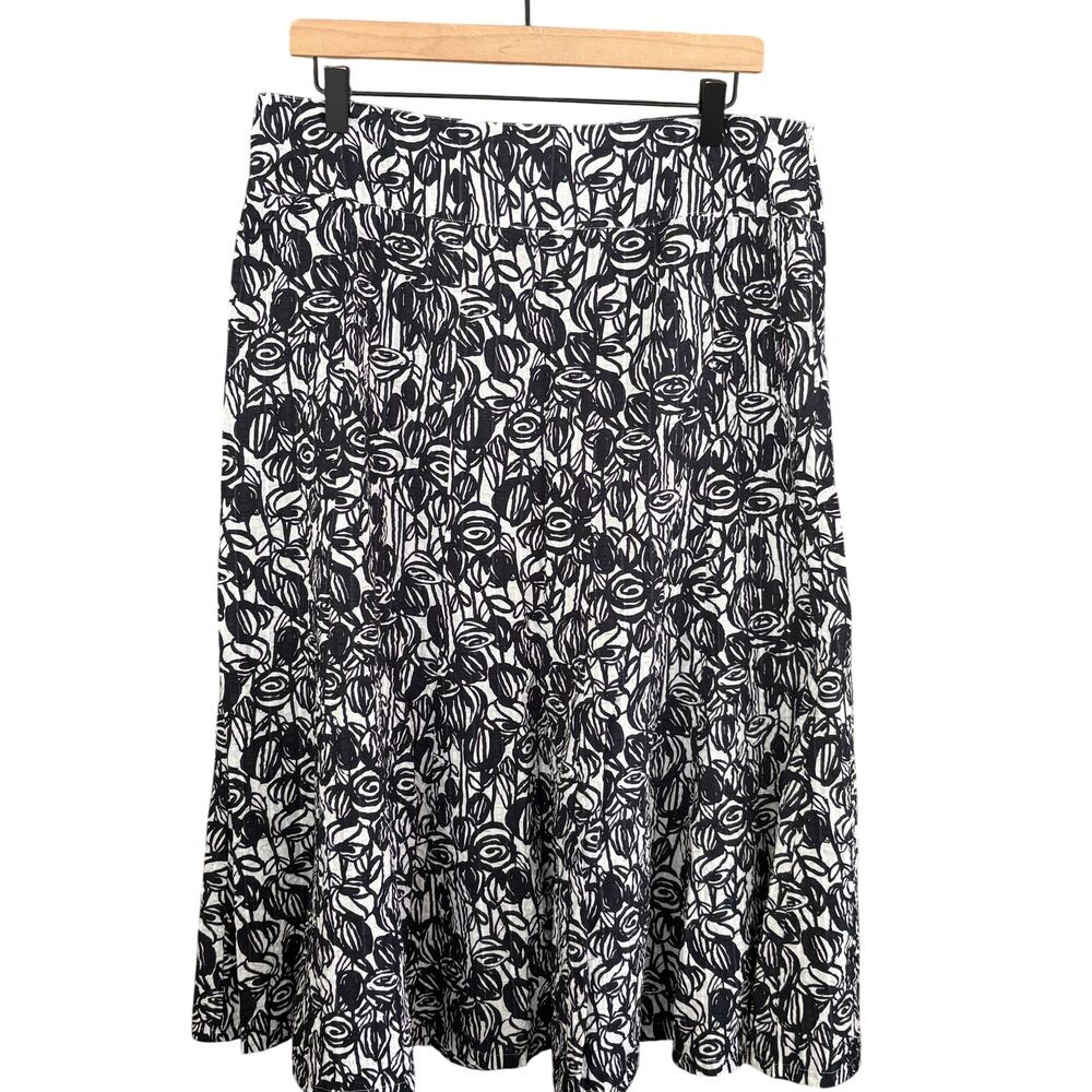 Emma James Floral Crinkle Skirt 12 Navy Blue White Floral Coastal Nautical